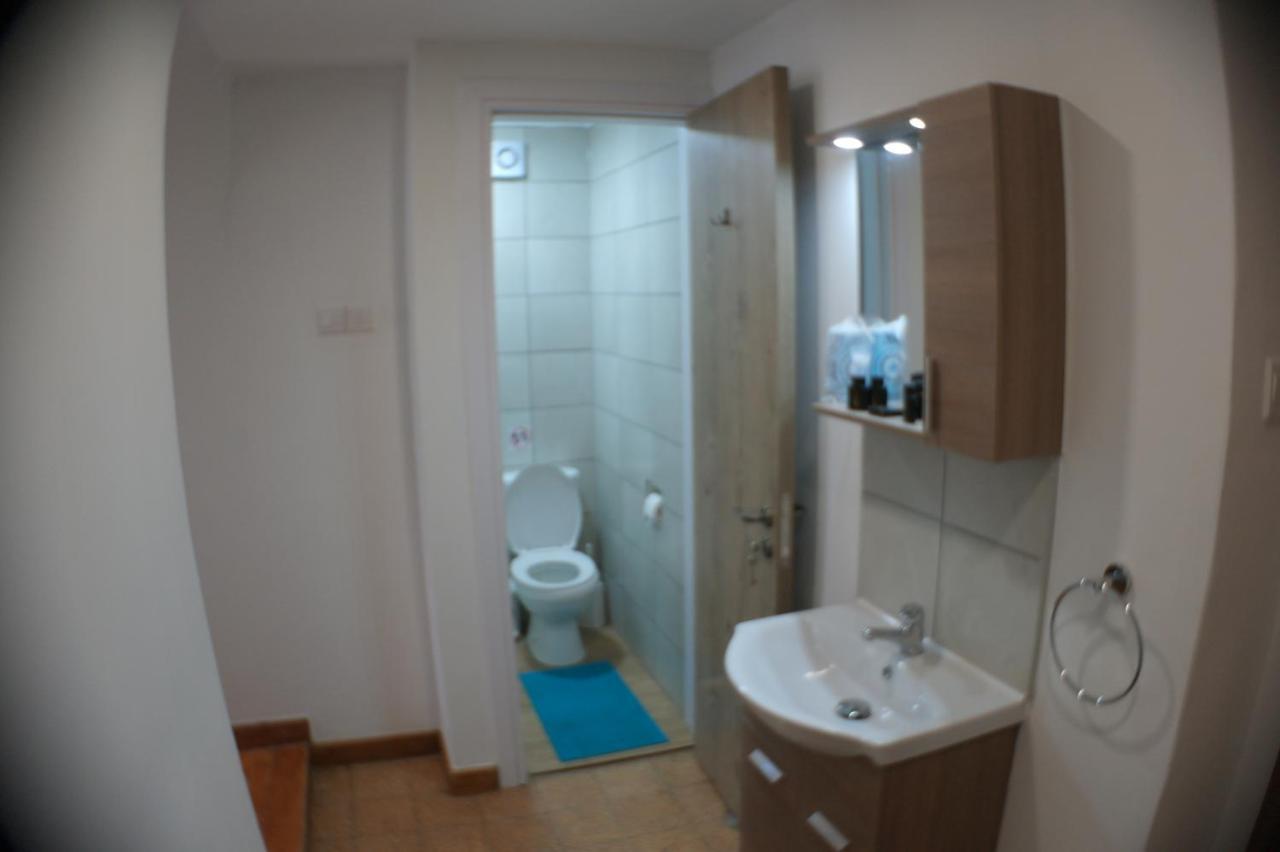 Harrys Inn Guesthouse Larnaca Dış mekan fotoğraf